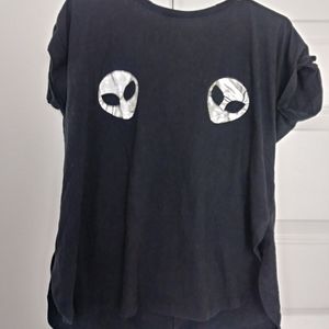 Alien t shirt
